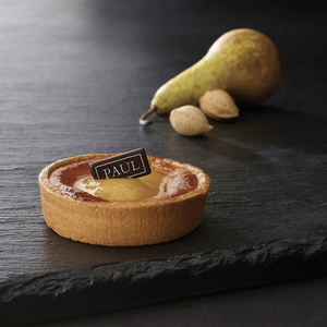 Tartlet with pear and almonds