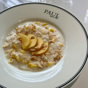 Rice porridge with peach