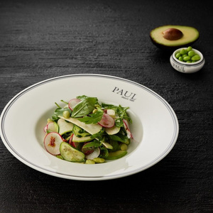 Green salad with avocado